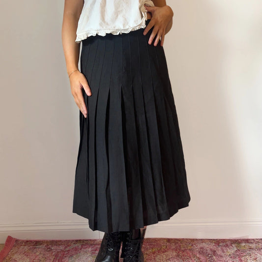 Vintage black Unbranded Pleated Skirt - womens 27" waist