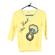  Vintage yellow Bootleg Moschino T-Shirt - womens small