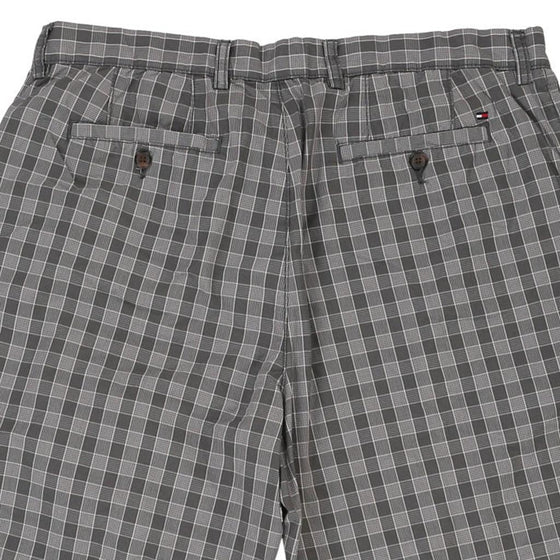 Vintage grey Tommy Hilfiger Shorts - mens 36" waist